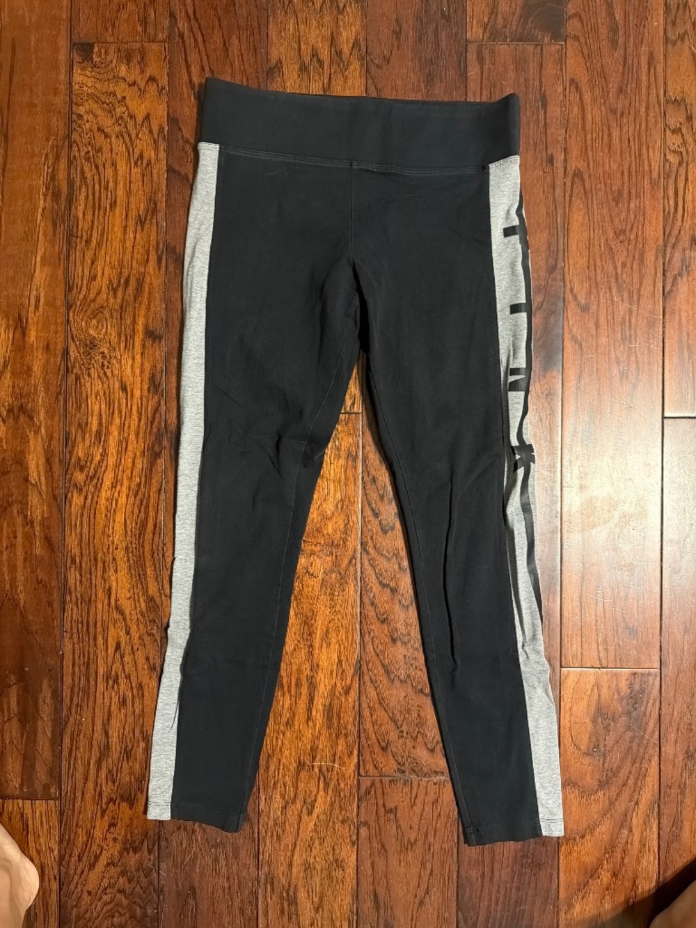PINK yoga leggings